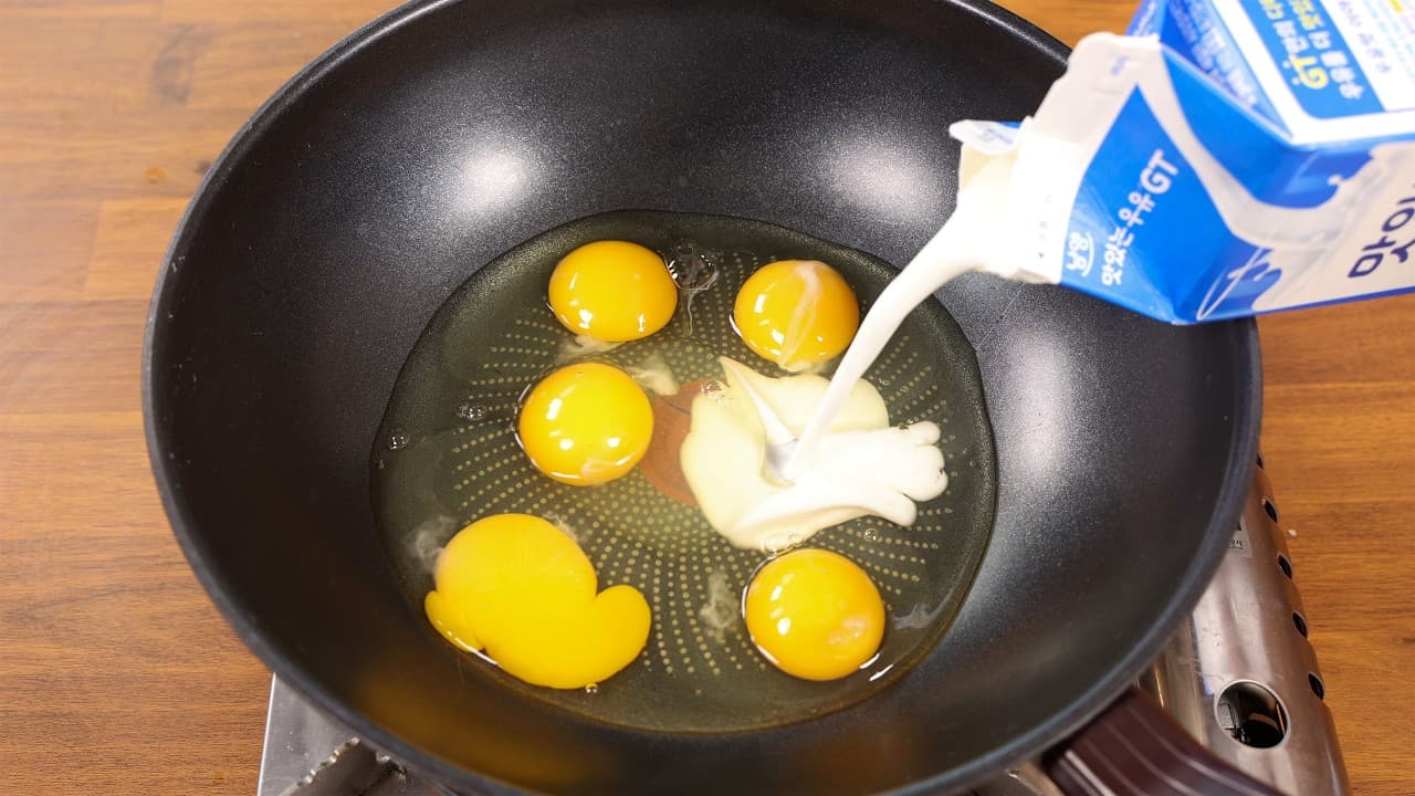 우유 계란 카레