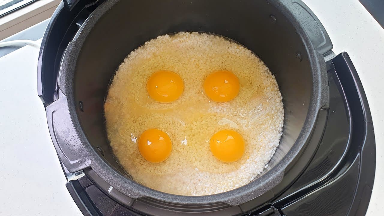 계란 채소 솥밥