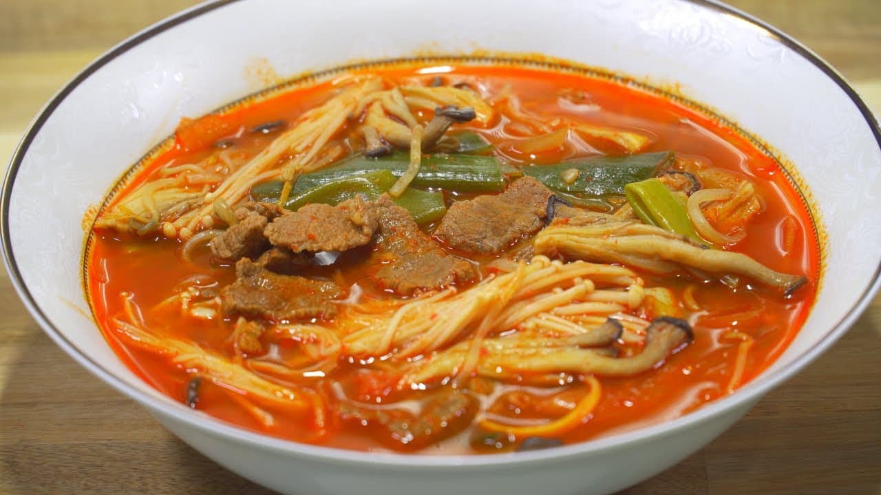 얼큰한 대파 육개장