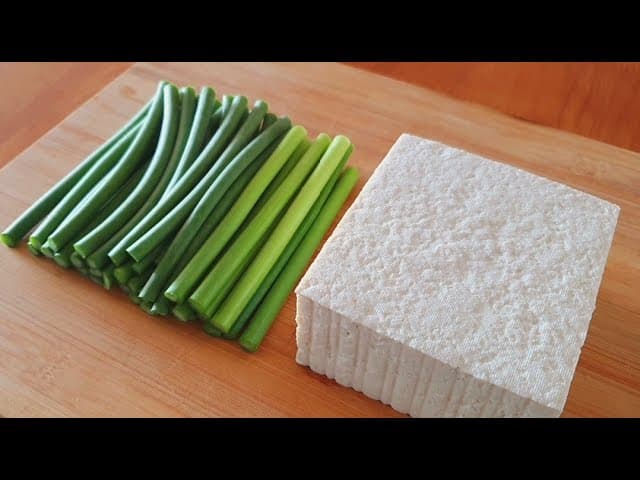 마늘쫑 돼지고기 두부볶음