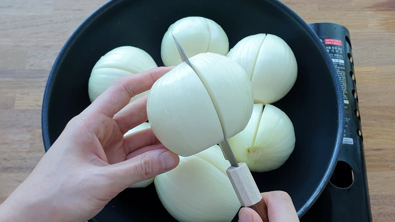 토마토 소스 양파 고기찜