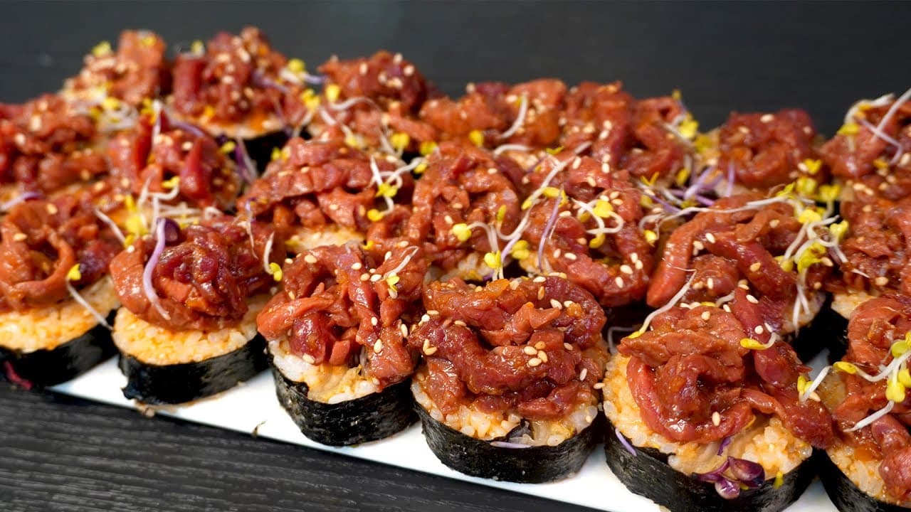 묵은지 육회 말이