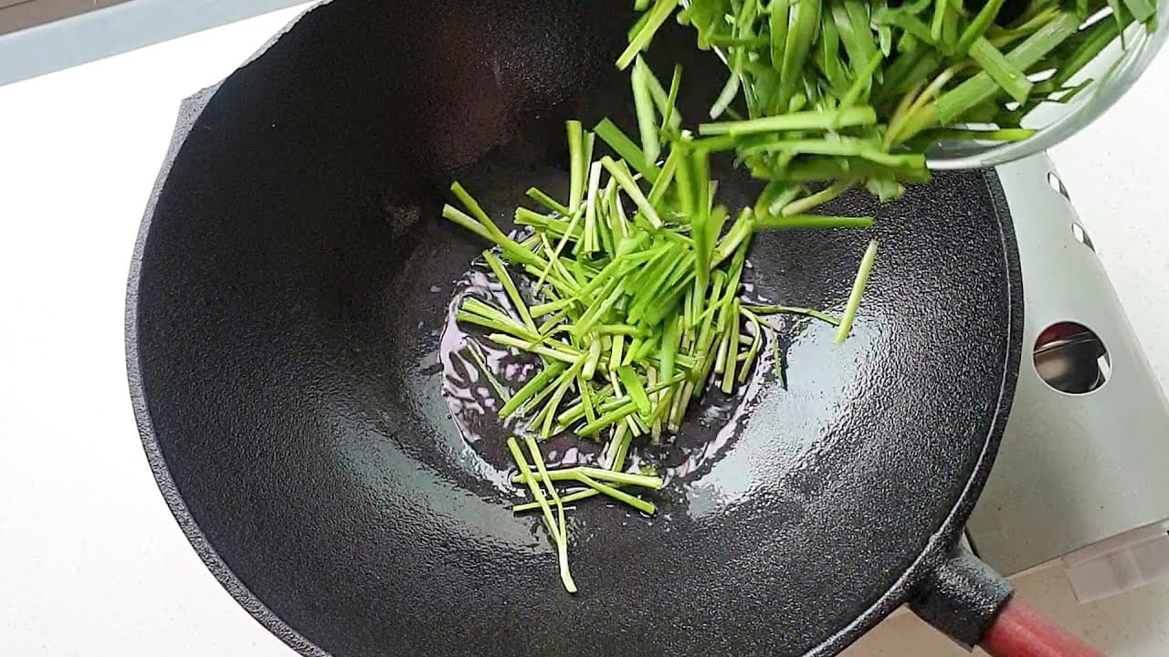 부추볶음과 부추계란볶음