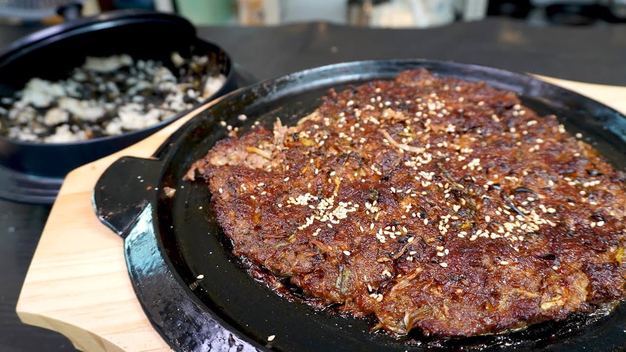 바싹 불고기와 곤드레 솥밥 정식