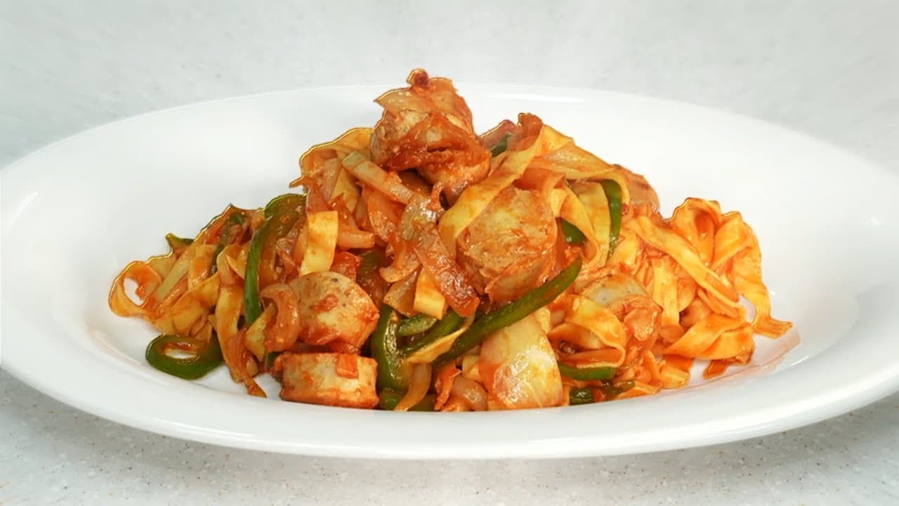 생면 나폴리탄 파스타와 소시지 야채볶음