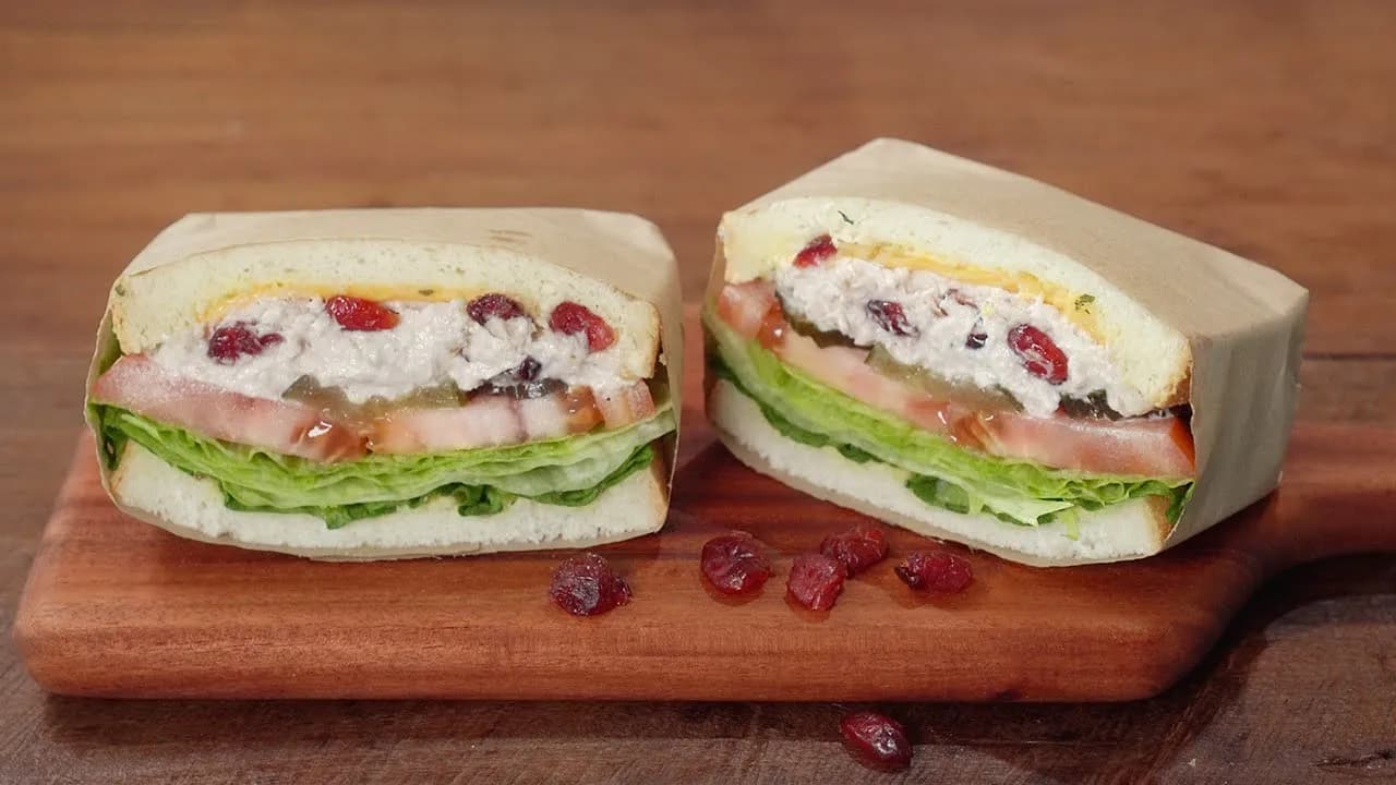 크랜베리 치킨 샌드위치