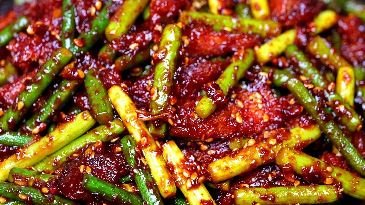 황태채 마늘종무침