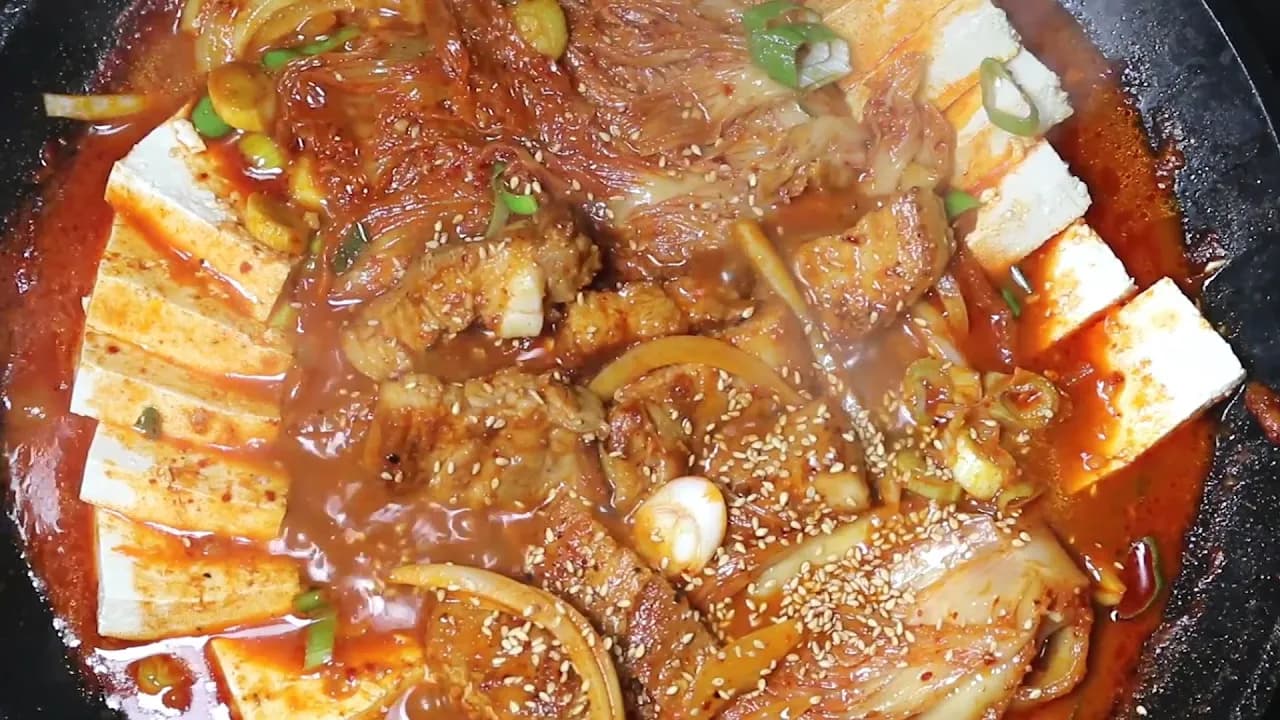 통삼겹 김치찜