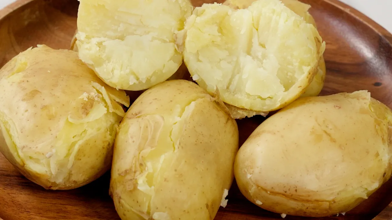 감자 요리 3종 (찐감자, 감자채볶음, 알감자조림)