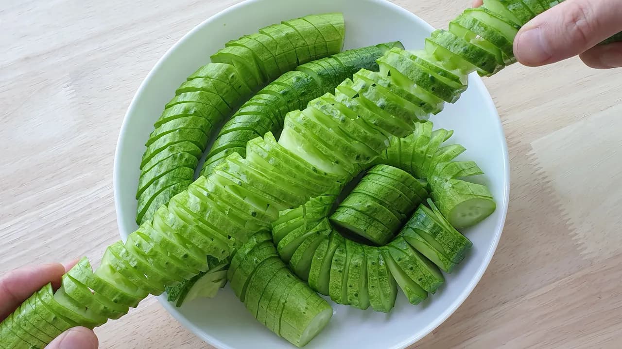 오이 스프링 무침