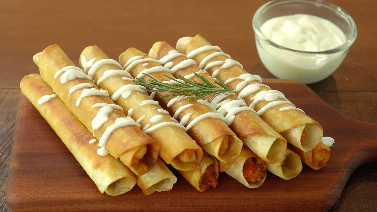 버팔로 또띠아롤 (치킨 타키토스)