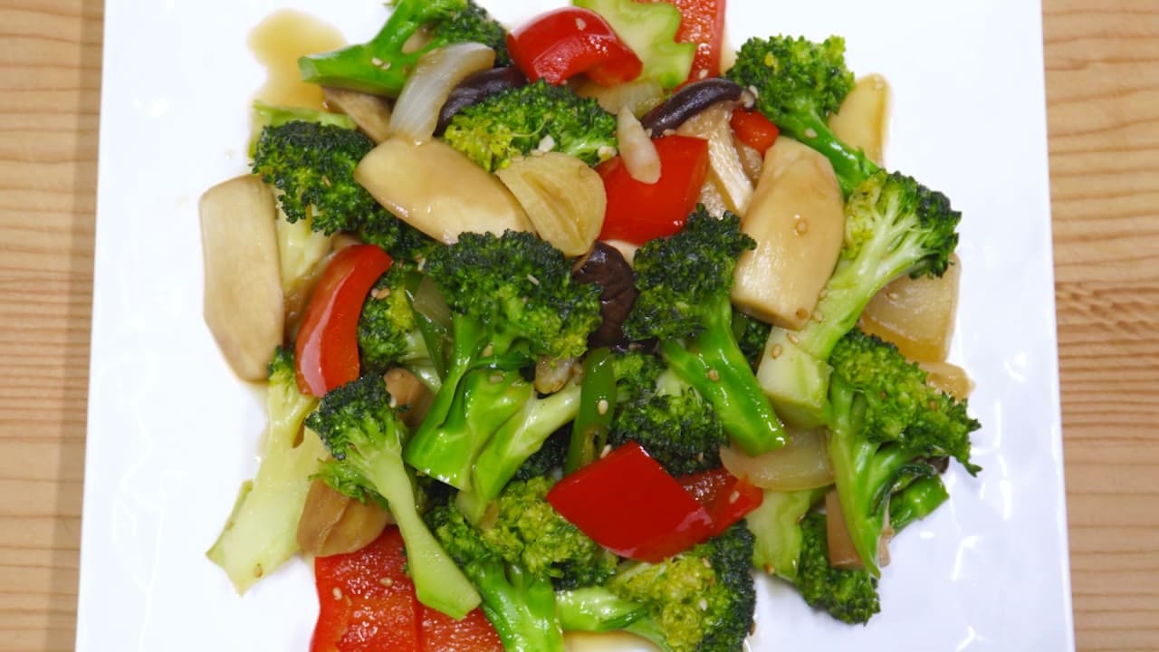 브로콜리 버섯볶음