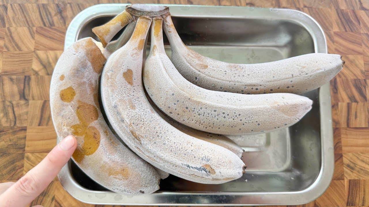 냉동 바나나 스무디와 잼