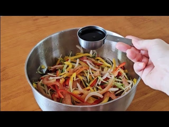 여배우 발사믹 채소 샐러드