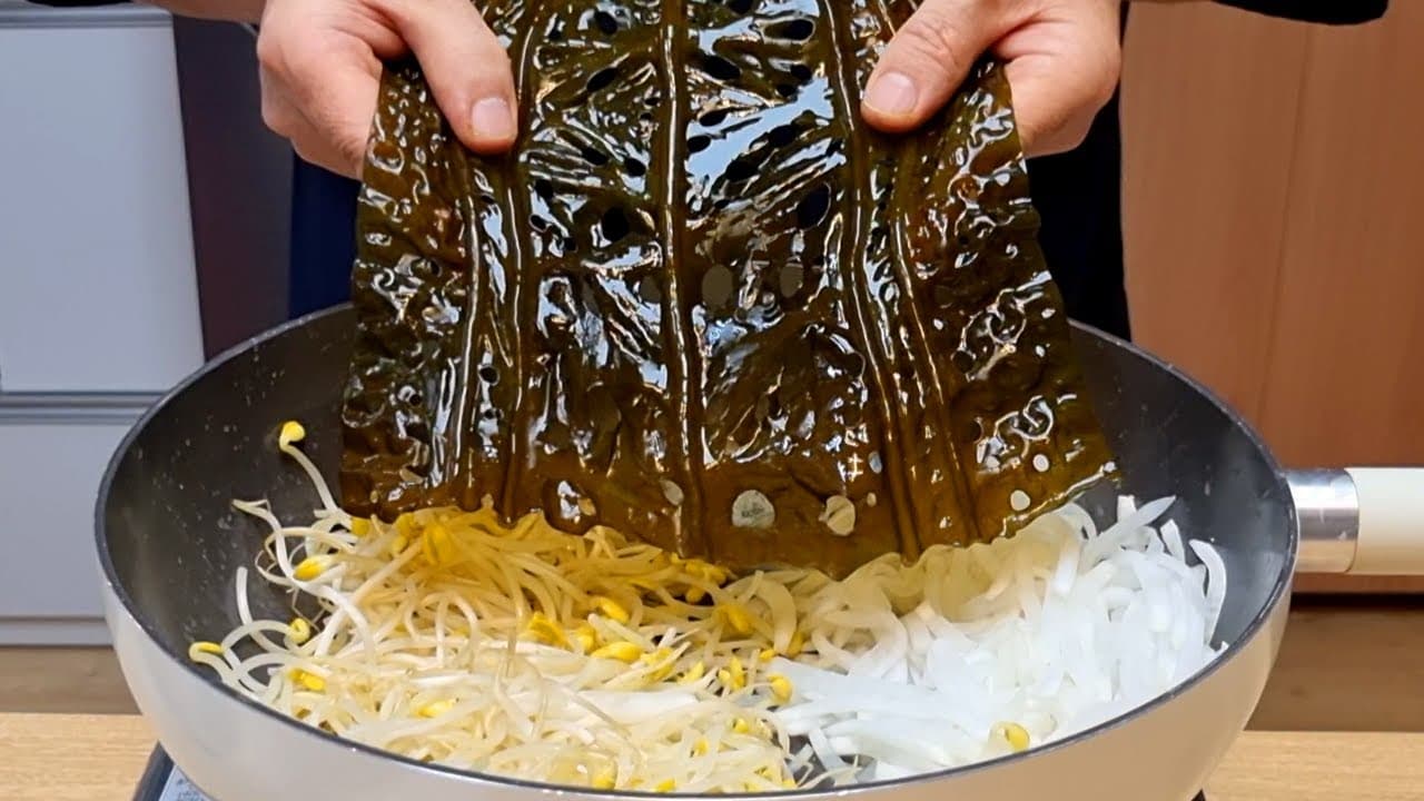 무 콩나물 곰피 볶음