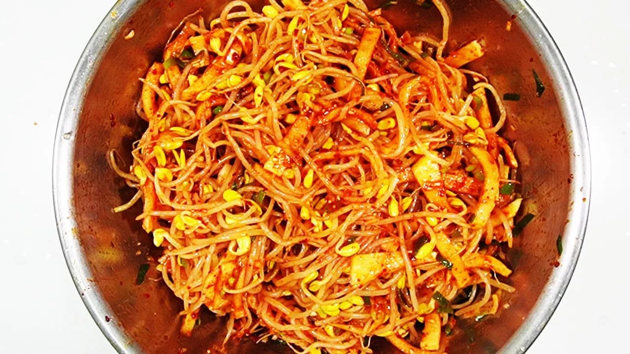 기사식당 콩나물 무침